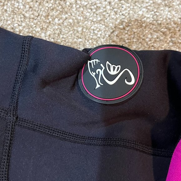 Girl's 3MM Wetsuit. Like NEW... Perfect Condition... - Picture 7 of 9